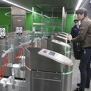 Изображение новости Новые системы безопасности в столичном метро — видеофиксаторы с системой распознавания лиц на турникетах